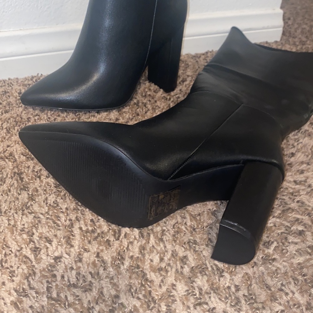 Tall boots - Picture 3 of 6